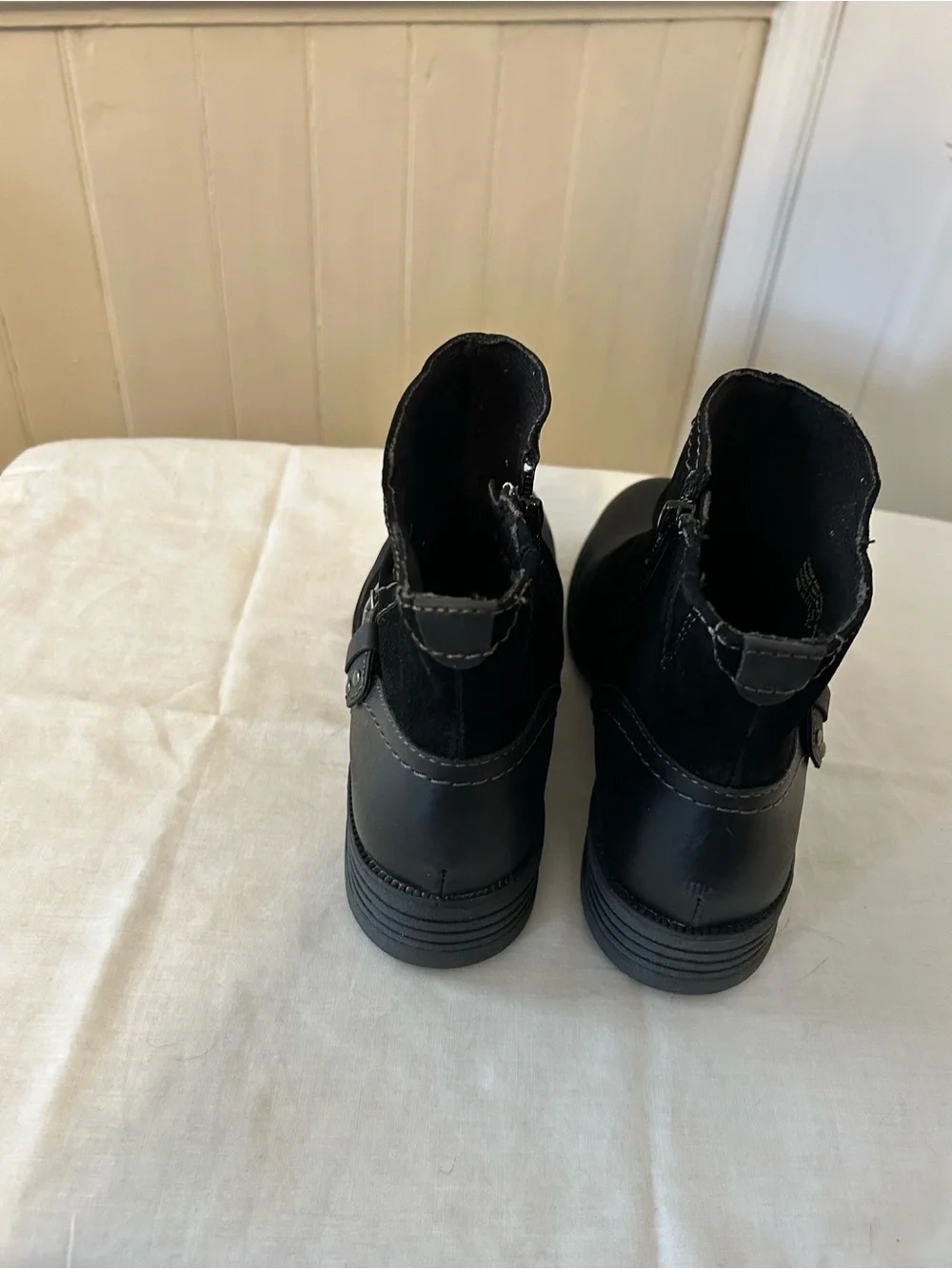 Earth Origins Phoenix Black Suede/Leather Ankle Boots/Size 9.5 M/NWOT